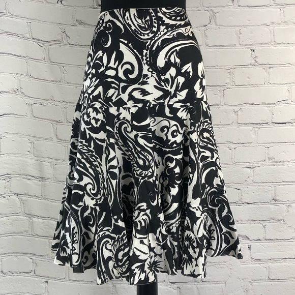 LAUREN RALPH LAUREN FLORAL/PAISLEY BLACK & WHITE SILK SKIRT. SIZE:(14) - Picture 3 of 10